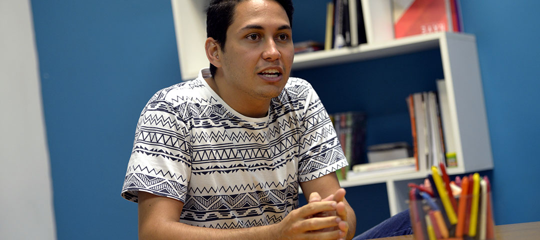 Roan Saraiva Lima já foi aluno do NAVE, mas hoje é coordenador de mídia educação da escola