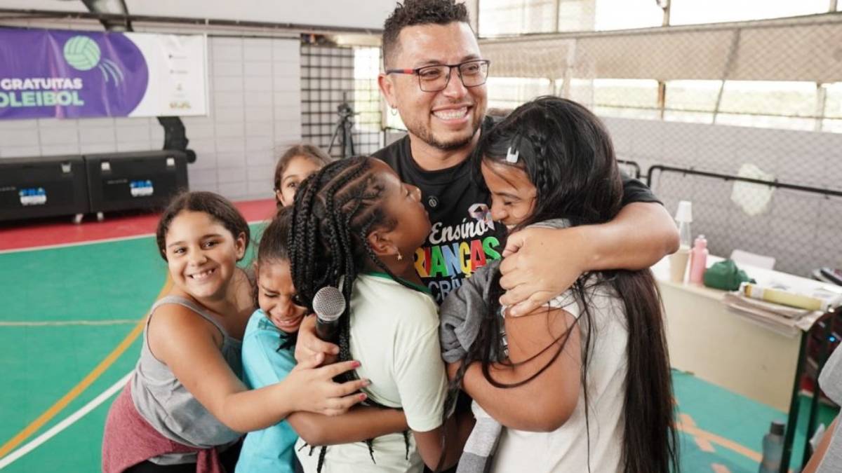 Quase um ano após prêmio mundial, diretor é afastado da Escola Parque dos Sonhos