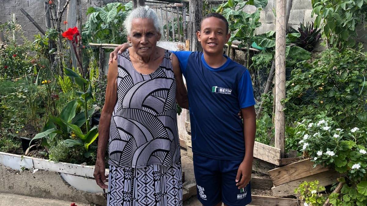 Quintais viram ponto de partida para investigar bairro, memória e biodiversidade